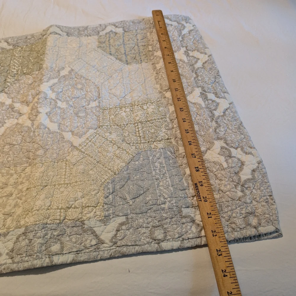Vintage 100% cotton quilted pair of shams